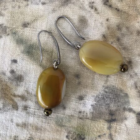 Oval pale agate beads