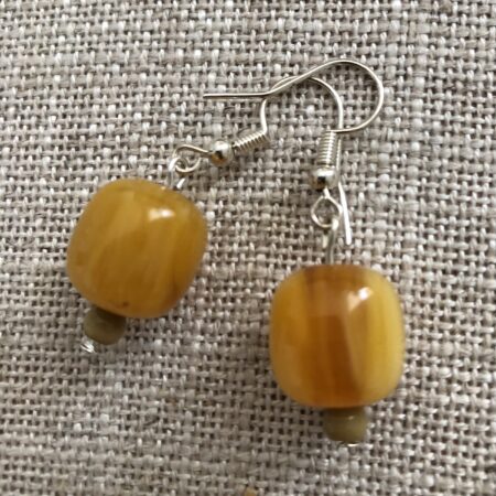 Yellow agate with pale trim